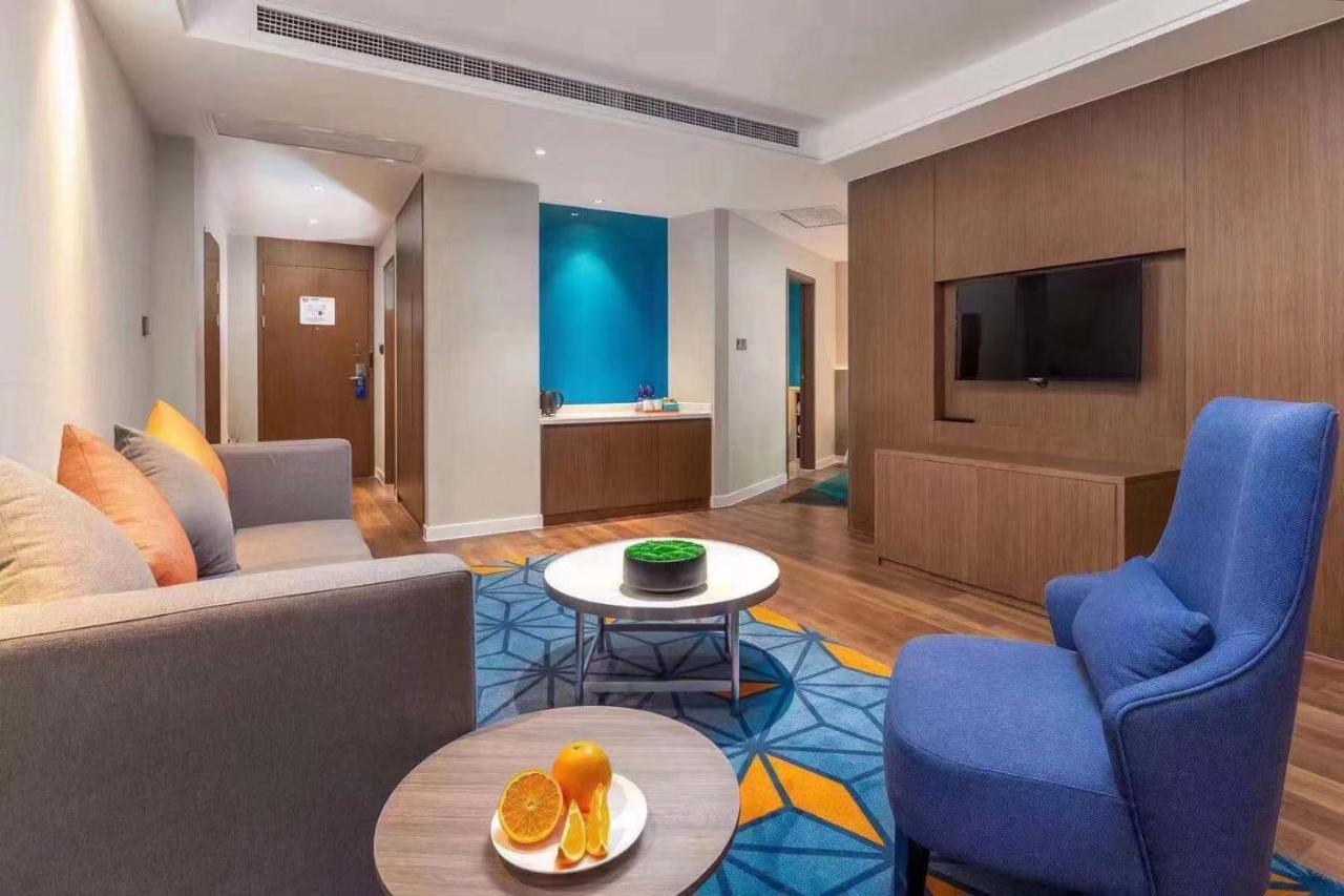 Holiday Inn Express - Wuhan Optical Valley By Ihg Zewnętrze zdjęcie